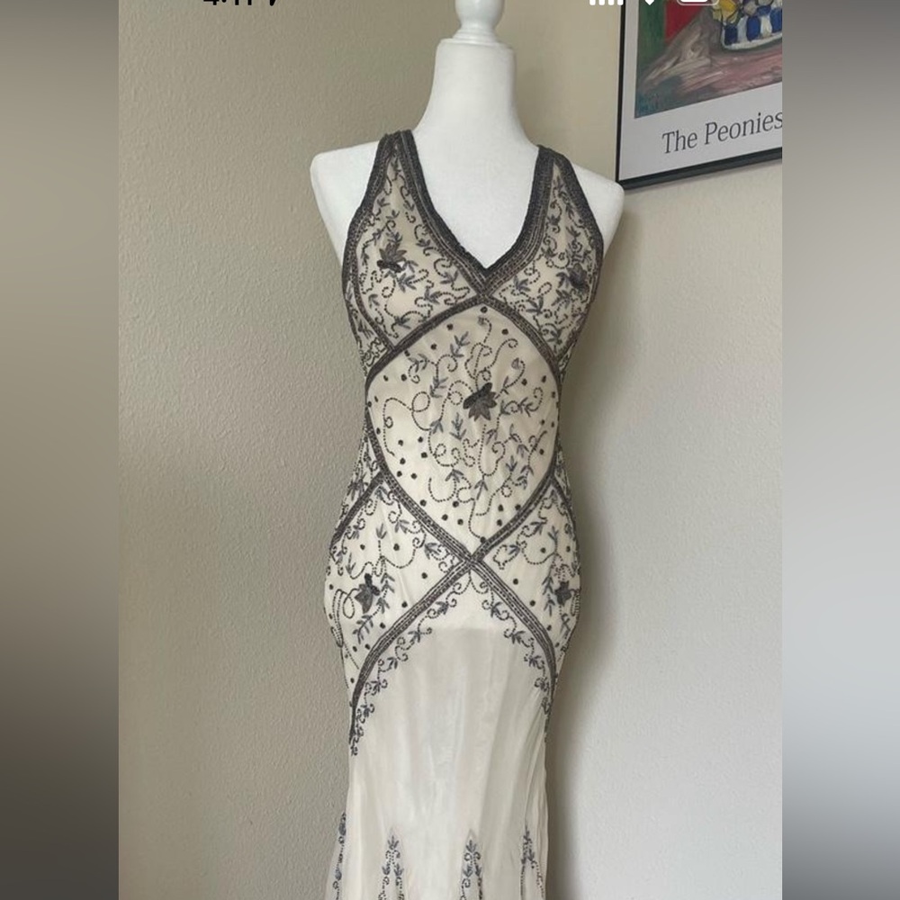 ISO!! Cache dress